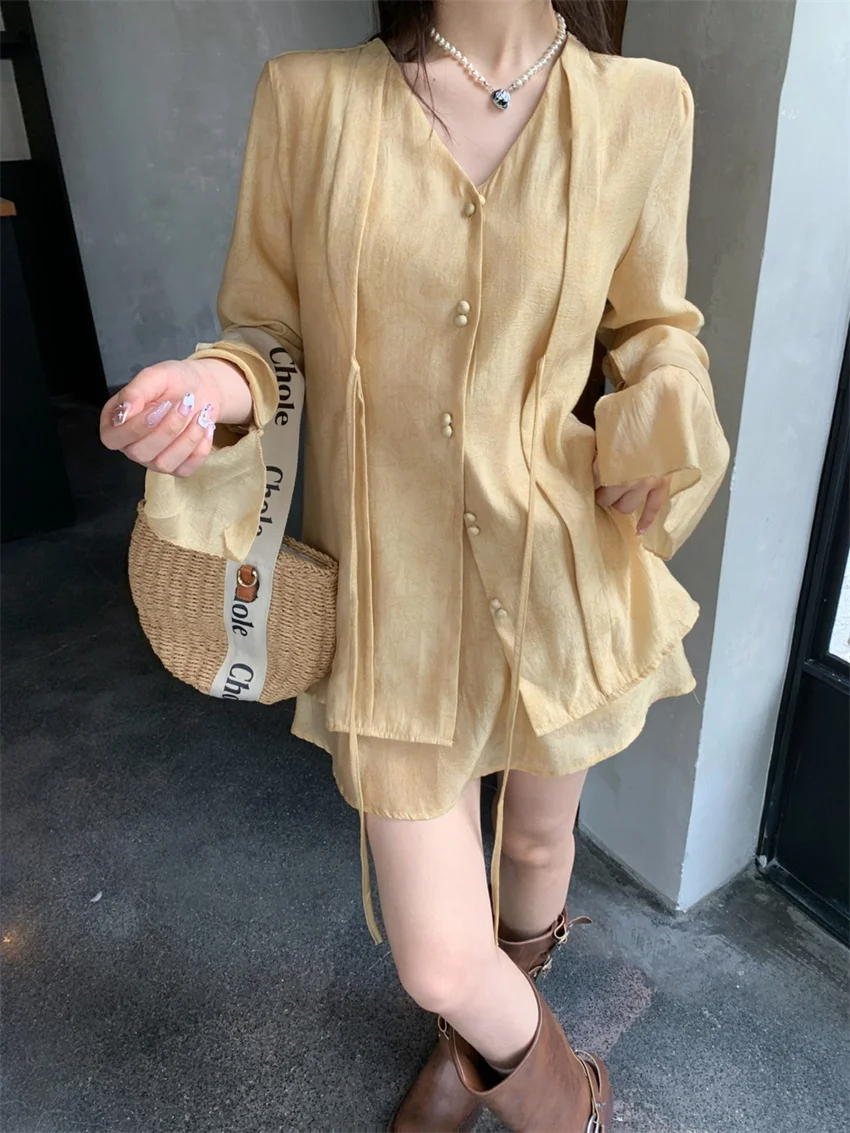 Alien Kitty Gentle V-Neck Shirts Full Sleeve Sunscreen Work Wear Sets 2023 OL Slim New Casual Summer Fashion Daily Shorts Suits
Alien Kitty Gentle V-Neck Shirts Full Sleeve Sunscreen Work Wear Sets 2023 OL Slim New Casual Summer Fashion Daily Shorts Suits