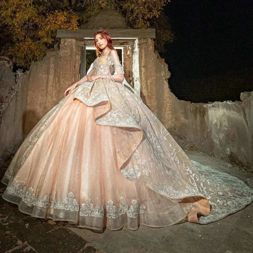 Champagne Charro Quinceanera Dresses Ball Gown Off The Shoulder Tulle Lace Mexican Sweet 16 Dresses 15 Anos
Champagne Charro Quinceanera Dresses Ball Gown Off The Shoulder Tulle Lace Mexican Sweet 16 Dresses 15 Anos