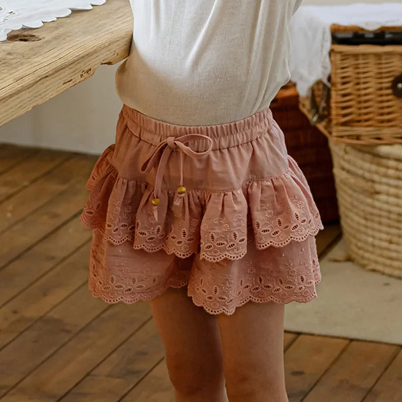 

2024 Summer New Style Strawberry Shan Korean Girls Girls Children Retro Cotton Multi-layer Lace Sweet Shorts Boutique Clothing