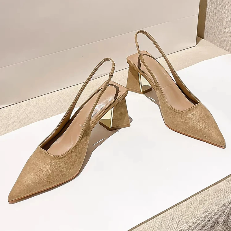 2024 Summer New Ladies Pointed Solid Color Shoes Simple Shallow Mouth Comfortable Women Outwear Back Strap Fashion Sandals Women
2024 Summer New Ladies Pointed Solid Color Shoes Simple Shallow Mouth Comfortable Women Outwear Back Strap Fashion Sandals Women