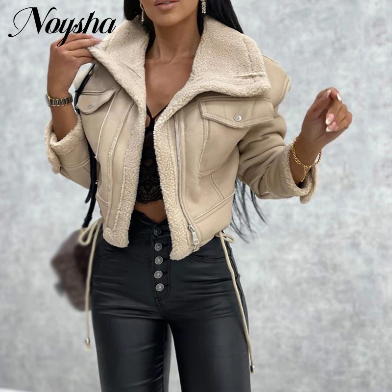 Autumn Women's Elegant Chic Skinny Jacket Winter Women Fashion Short Top Jacket 2023 Solid Lamb Fur Lapel Zipper Jacket Cardigan
Autumn Women's Elegant Chic Skinny Jacket Winter Women Fashion Short Top Jacket 2023 Solid Lamb Fur Lapel Zipper Jacket Cardigan
