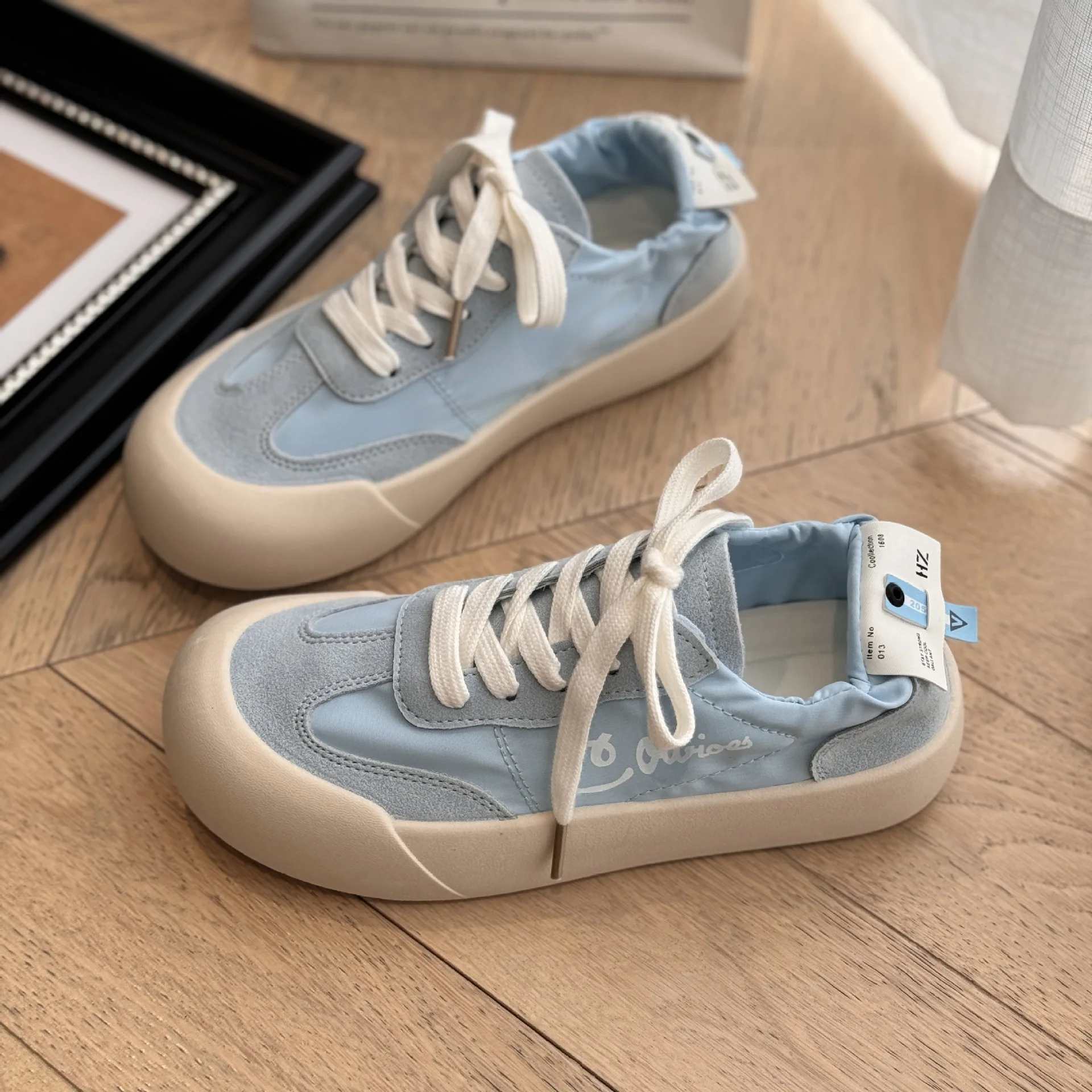 Кроссовки женские тканевые без шнуровки, повседневные холщовые сникерсы с зонтиком, низкие кеды, удобная прогулочная обувь на плоской подошве для молодежи
Кроссовки женские тканевые без шнуровки, повседневные холщовые сникерсы с зонтиком, низкие кеды, удобная прогулочная обувь на плоской подошве для молодежи