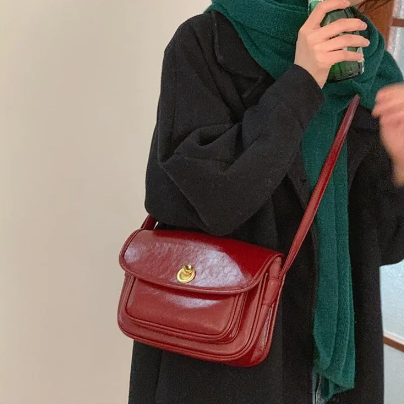 

Xiuya Red Womens Shoulder Bag New Korean Fashion Square Vintage Pu Leather Saddle Bag Casual Solid Color Fashion Ladies Handbag