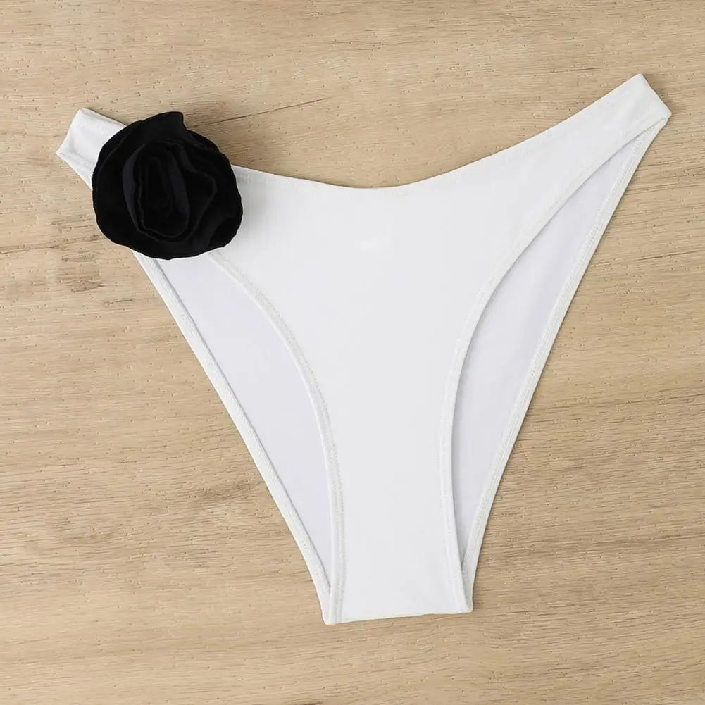 Sexy Halter Neck Bikini Flower Decor Swimsuit Off Shoulder Lace-up Halter Neck Bikini Set with Fake Flower Decor Soft Padded
Sexy Halter Neck Bikini Flower Decor Swimsuit Off Shoulder Lace-up Halter Neck Bikini Set with Fake Flower Decor Soft Padded