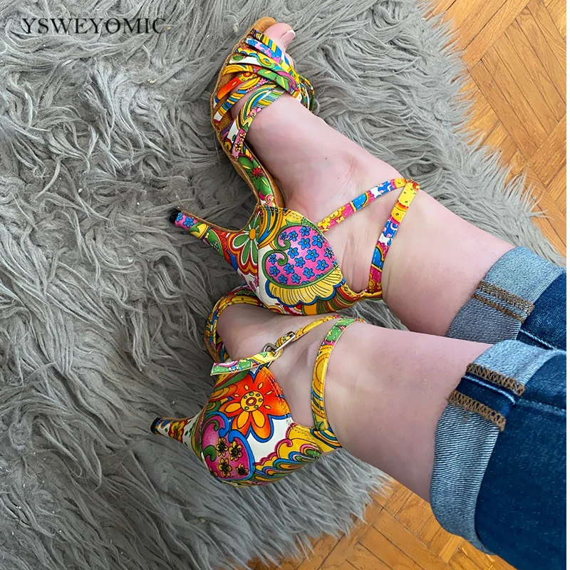 Women Latin Dance Shoes Latin Salsa Professional Tango Ballroom Party Dance Shoes 7cm Middle Dance Heels Customized Dance Shoes
Women Latin Dance Shoes Latin Salsa Professional Tango Ballroom Party Dance Shoes 7cm Middle Dance Heels Customized Dance Shoes