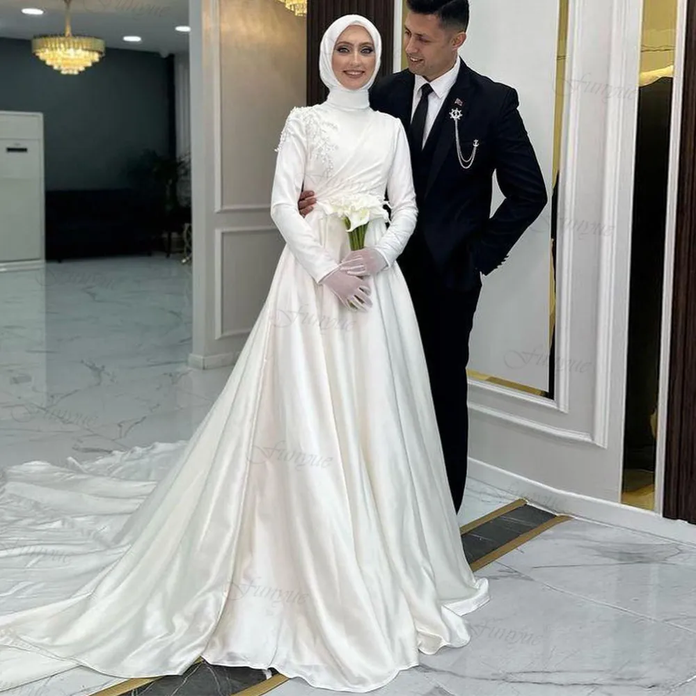 Платье свадебное атласное ТРАПЕЦИЕВИДНОЕ, цвета слоновой кости
Платье свадебное атласное ТРАПЕЦИЕВИДНОЕ, цвета слоновой кости