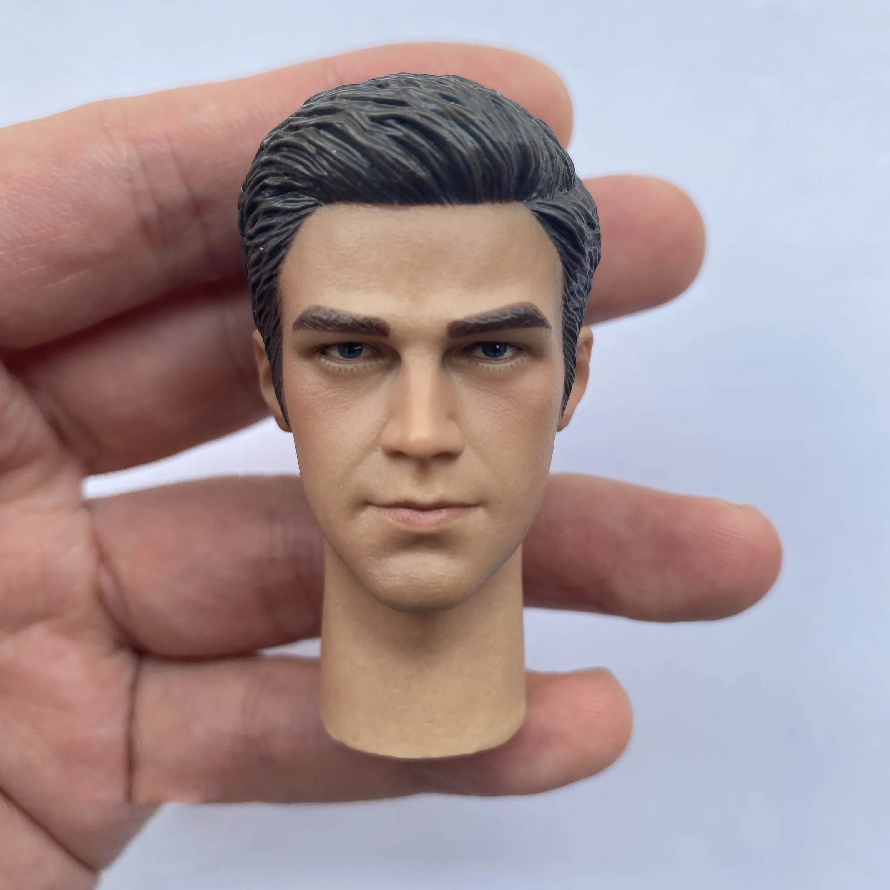 Коллекция 1/6 года, мужская модель головы певицы, игрушки, подходит для 12-дюймовых мужских экшн-фигурок COOModel
Коллекция 1/6 года, мужская модель головы певицы, игрушки, подходит для 12-дюймовых мужских экшн-фигурок COOModel