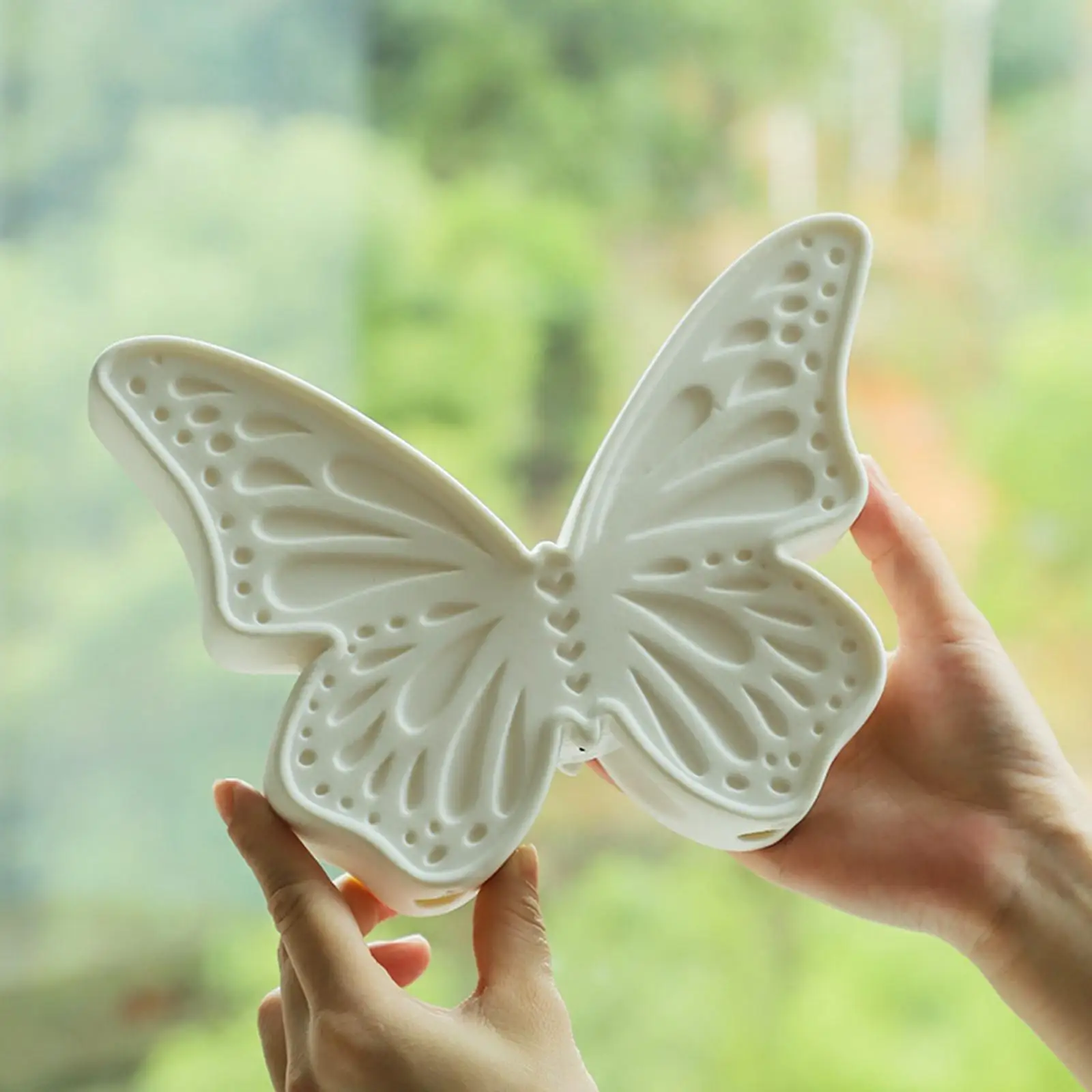 Butterfly Figurine Night Light Collection Ceramic Night Lamp Modern Statue for Living Room Bedroom Desk Office NightStand
Butterfly Figurine Night Light Collection Ceramic Night Lamp Modern Statue for Living Room Bedroom Desk Office NightStand
