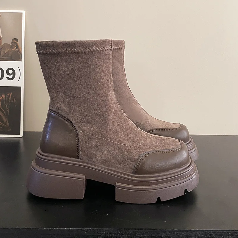 Женские ботинки на резиновой подошве, повседневные ботинки с круглым носком, без застежки, для осени и зимы, 2023
Женские ботинки на резиновой подошве, повседневные ботинки с круглым носком, без застежки, для осени и зимы, 2023
