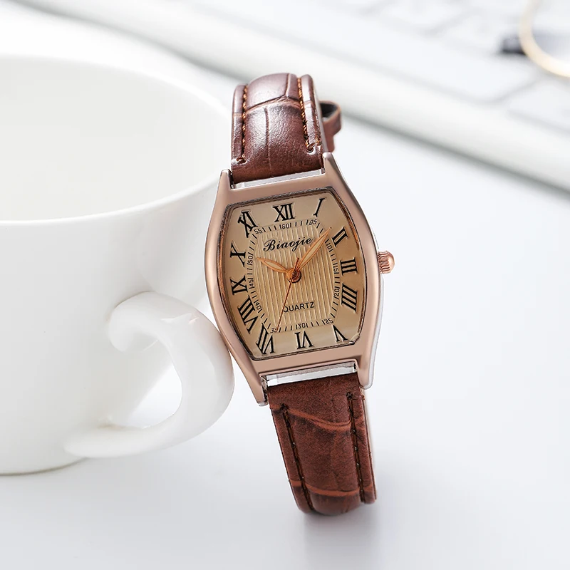 Sdotter 001New classic tawny small wine barrel Roman scale women's watch leather gift watch
Sdotter 001New classic tawny small wine barrel Roman scale women's watch leather gift watch