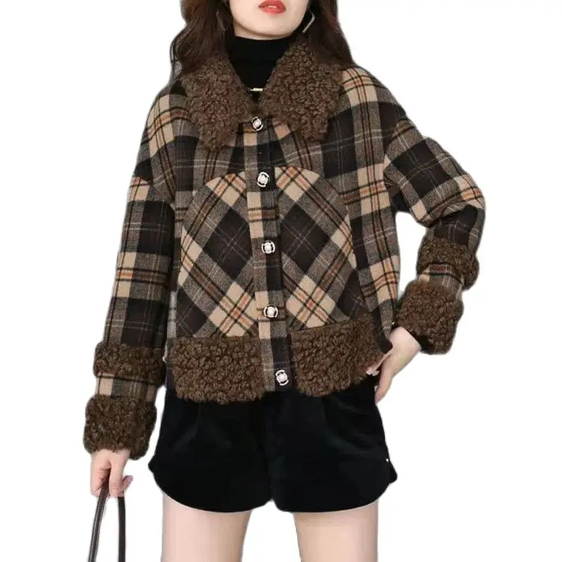 Autumn And Winter New Imitation Cashmere Coat Women's Lamb Wool Plaid Fashion Coat Fur All-in-one Loose Short Top Women's Tide
Autumn And Winter New Imitation Cashmere Coat Women's Lamb Wool Plaid Fashion Coat Fur All-in-one Loose Short Top Women's Tide