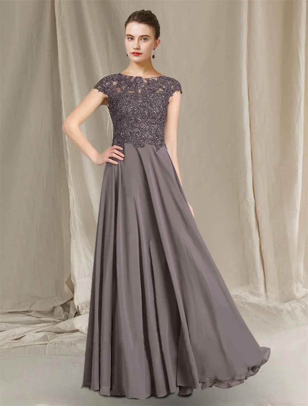 

A-Line Mother of the Bride Dress Elegant Jewel Neck Floor Length Chiffon Lace Cap Sleeve with Pleats Appliques 2023