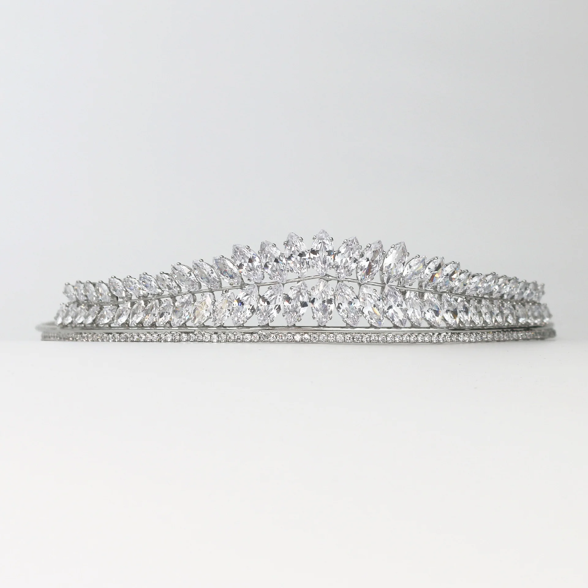 New Elegant Super Fairy Full Zircon Princess Crown Headdress Wedding Bridal Crown
New Elegant Super Fairy Full Zircon Princess Crown Headdress Wedding Bridal Crown