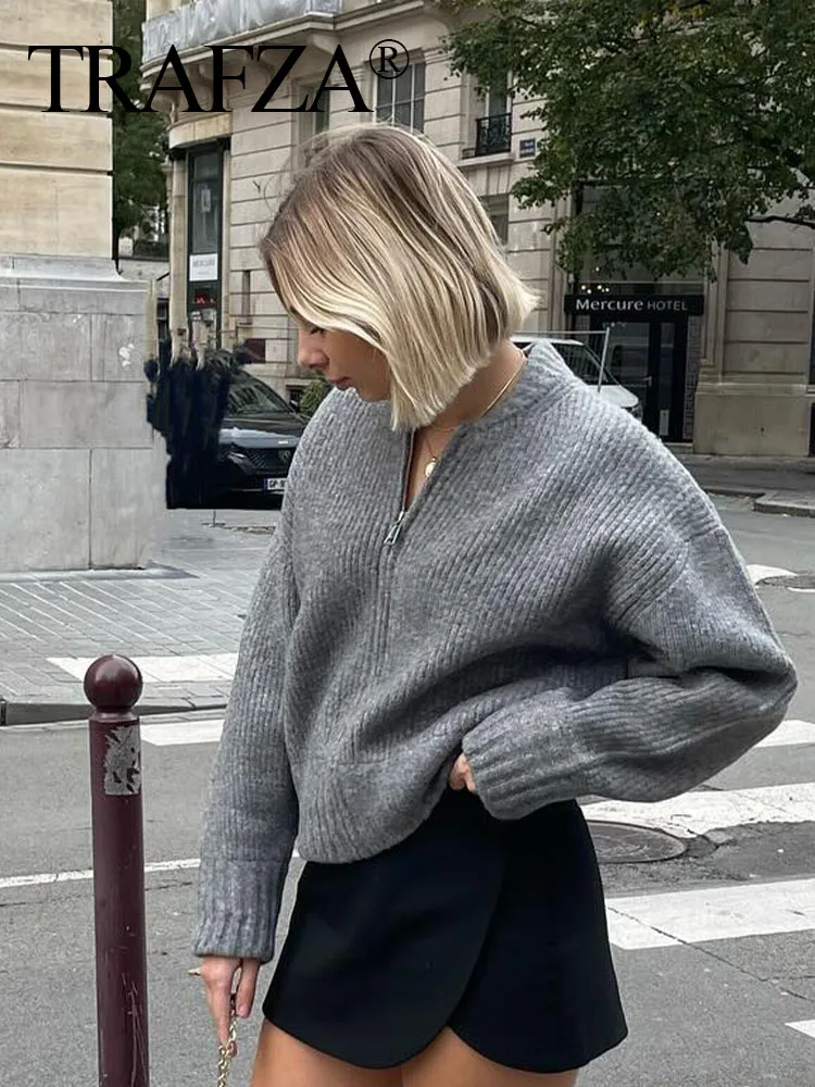 TRAFZA Women's Zipper Knitted Sweater Jacket Autumn Loose Round Neck Casual Sweater Women's Bomber Short Top Coat Thick Y2K
TRAFZA Women's Zipper Knitted Sweater Jacket Autumn Loose Round Neck Casual Sweater Women's Bomber Short Top Coat Thick Y2K