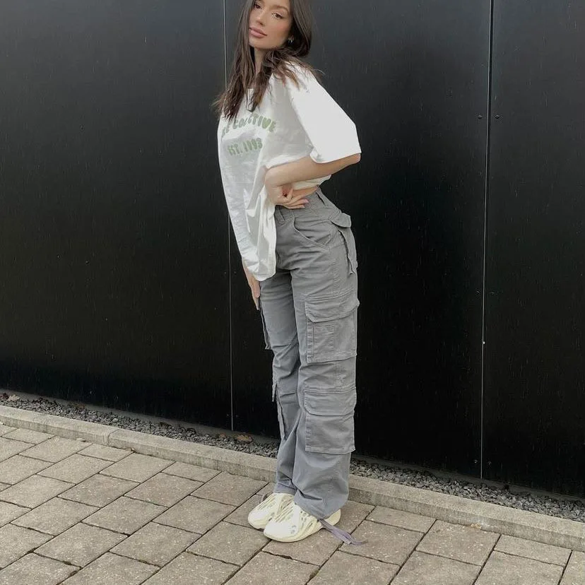 2022 Vintage Casual Jeans for Women Cargo Pants Pockets Wide Leg High Waist Straight Trousers Streetwear
2022 Vintage Casual Jeans for Women Cargo Pants Pockets Wide Leg High Waist Straight Trousers Streetwear