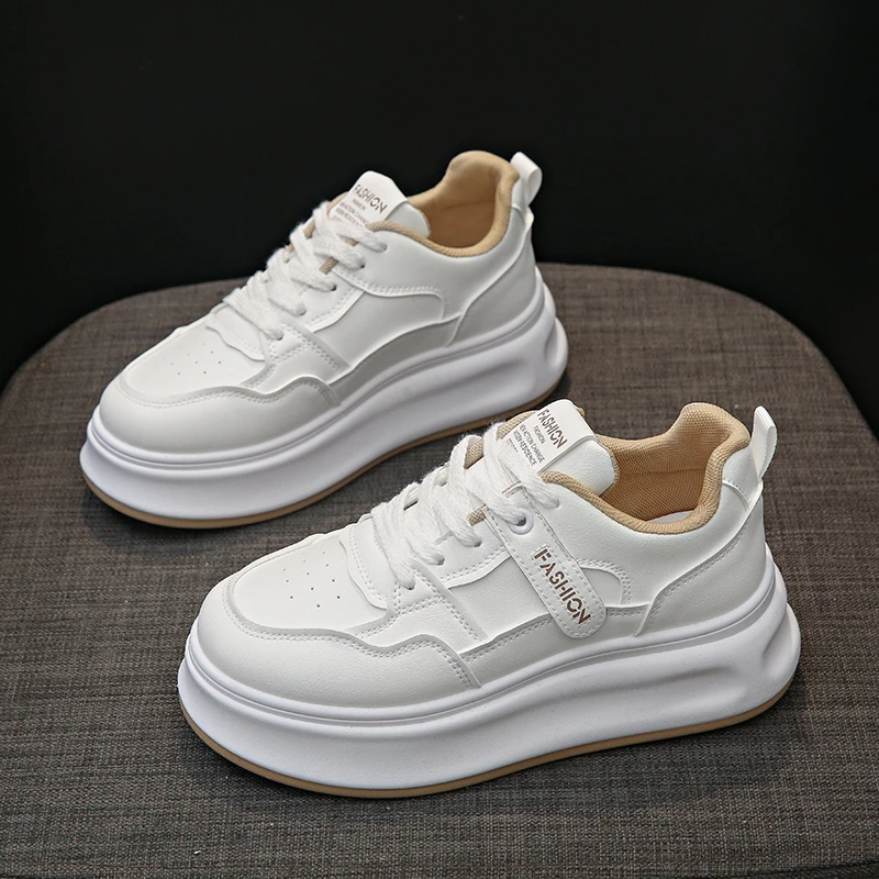 

Новинка Весна 2024, небольшие белые кроссовки на толстой подошве, Корейская версия, модные кроссовки для спорта и отдыха, модная обувь для доски