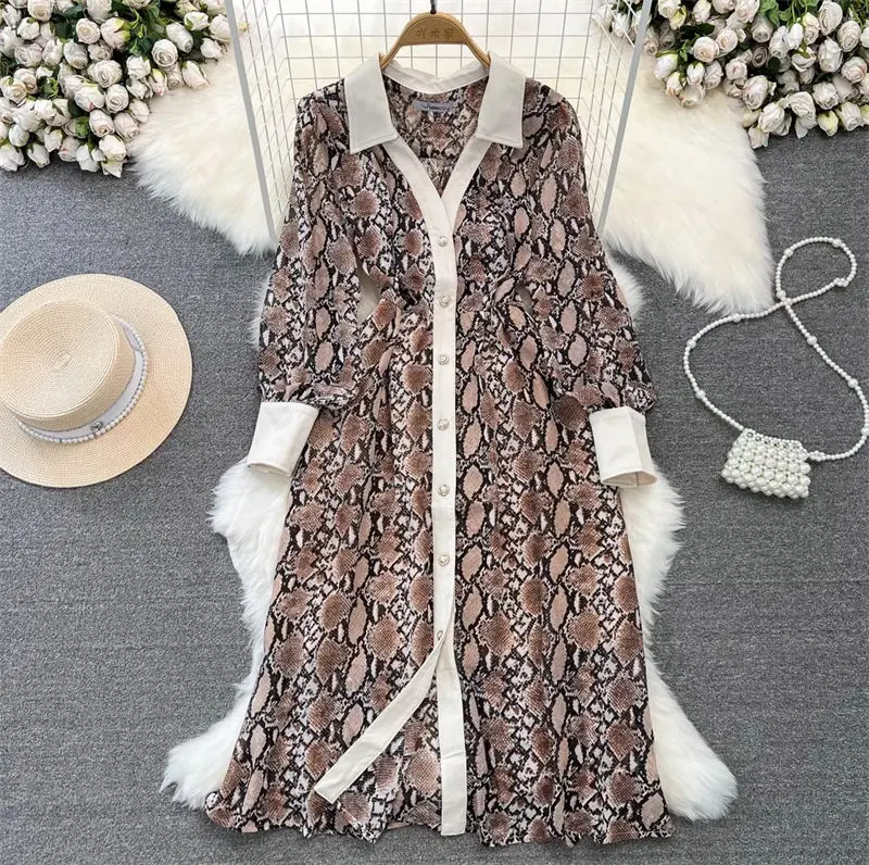 Элегантное женское платье с длинным рукавом, V-образным вырезом и поясом, облегающее однобортное платье средней длины со змеиным принтом, модные женские платья Z3219
Элегантное женское платье с длинным рукавом, V-образным вырезом и поясом, облегающее однобортное платье средней длины со змеиным принтом, модные женские платья Z3219