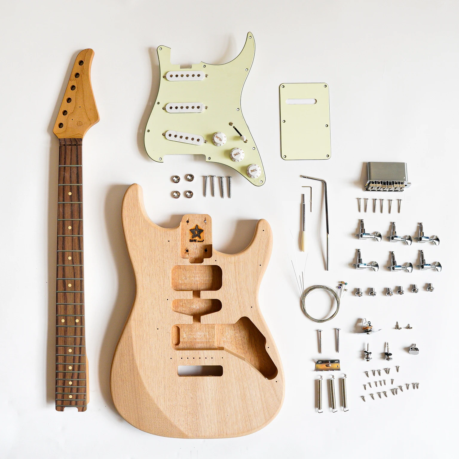 Eart Electric Guitar Kit EUGK-S3S DIY Mahogany Body India Rosewood Fingerboard Fretboard All Parts Included Semi Finished Guitar
Eart Electric Guitar Kit EUGK-S3S DIY Mahogany Body India Rosewood Fingerboard Fretboard All Parts Included Semi Finished Guitar