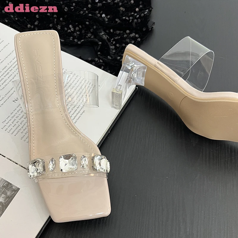 Туфли-лодочки женские на высоком каблуке, со стразами
Туфли-лодочки женские на высоком каблуке, со стразами