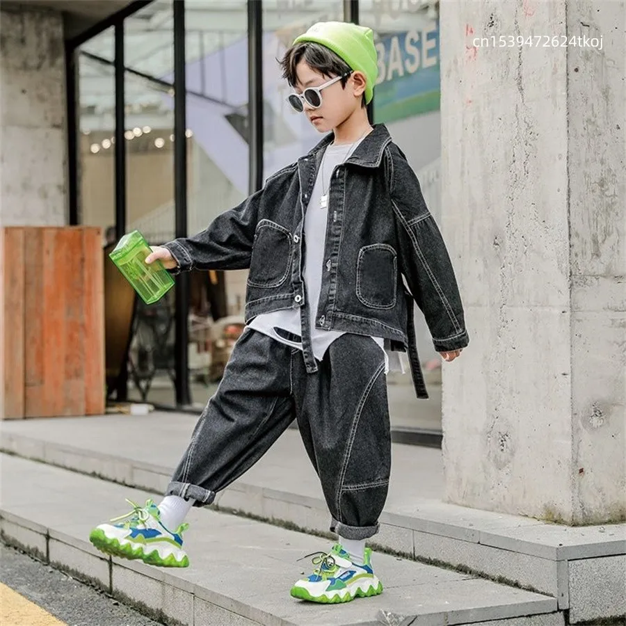 New Fall Jeans Tracksuit Kids Boys Cotton Hooded Denim Jackets + Long Pants Two Piece Clothes Set Fashion Children Grey Outfits
New Fall Jeans Tracksuit Kids Boys Cotton Hooded Denim Jackets + Long Pants Two Piece Clothes Set Fashion Children Grey Outfits