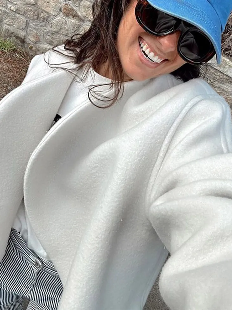 Woolen Jacket Women White Autumn Winter Warm Coat Ladies Elegant Loose Thick Outerwear Female High Street Casual Solid Jackets
Woolen Jacket Women White Autumn Winter Warm Coat Ladies Elegant Loose Thick Outerwear Female High Street Casual Solid Jackets