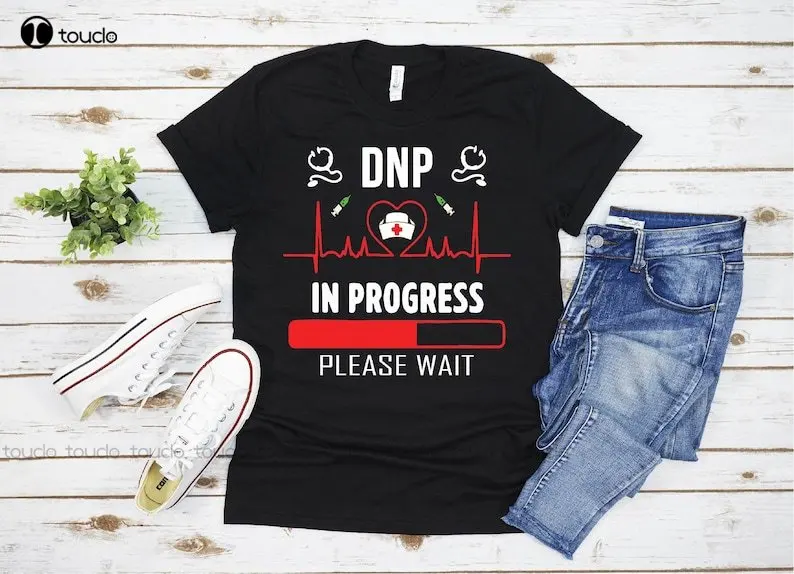 Забавная футболка Dnp с доктором практики медсестры, рубашка с рукавами для практики ухода за врачом, уличная одежда, популярная новинка
Забавная футболка Dnp с доктором практики медсестры, рубашка с рукавами для практики ухода за врачом, уличная одежда, популярная новинка