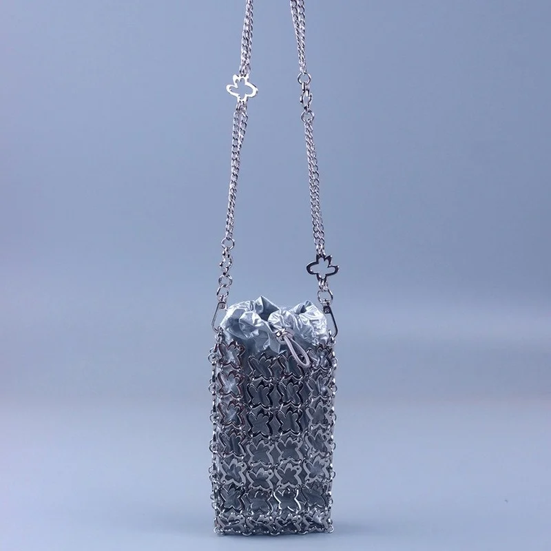 Luxury Design Silver Metal Sequins Chain Woven Crossbody Bag Flower Pattern Mini Lipstick Bag Evening Bag Female Clutch Purse
Luxury Design Silver Metal Sequins Chain Woven Crossbody Bag Flower Pattern Mini Lipstick Bag Evening Bag Female Clutch Purse