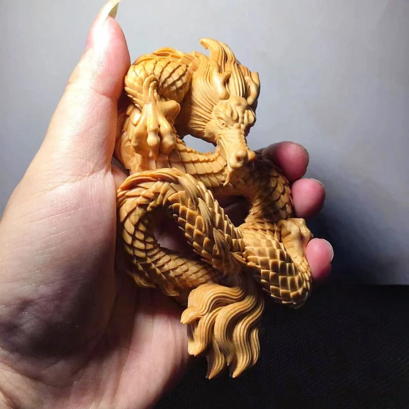 

Small leaf rosewood green sandalwood carving art dragon decoration, dragon hand piece pendant wood carving craft cliff cypress