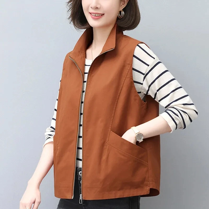 Casual Vest Women's Spring Autumn New Style Wild Outwear Middle Aged Mother Sleeveless Jacket Female Waistcoat With Lined 3XL
Casual Vest Women's Spring Autumn New Style Wild Outwear Middle Aged Mother Sleeveless Jacket Female Waistcoat With Lined 3XL
