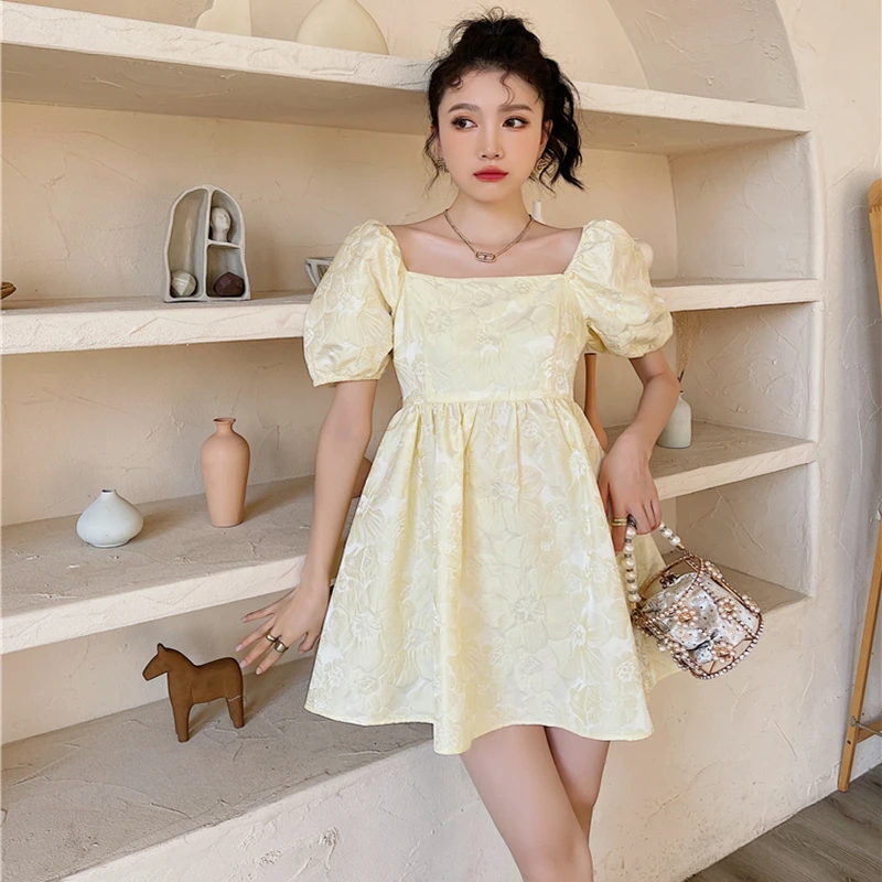 2023 New Dress French Square Neck Women's Summer Small Jacquard Backless Bubble Sleeve Free Shipping
2023 New Dress French Square Neck Women's Summer Small Jacquard Backless Bubble Sleeve Free Shipping