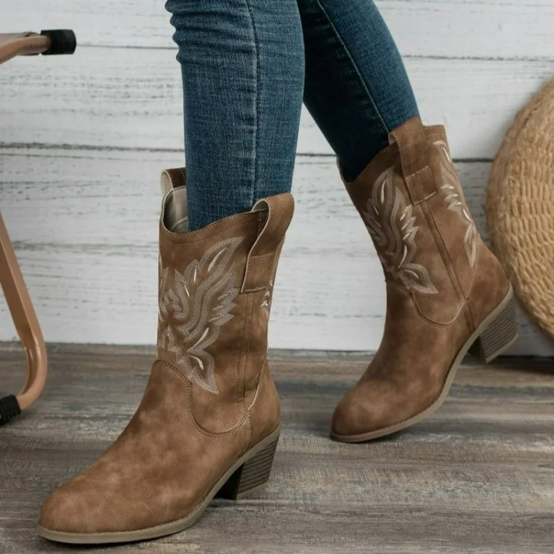 New Women Western Boots Autumn Vintage Long Tube Knight Boot Female Embroider High Heel Leather Shoes Knee-High Cowboy Boots
New Women Western Boots Autumn Vintage Long Tube Knight Boot Female Embroider High Heel Leather Shoes Knee-High Cowboy Boots