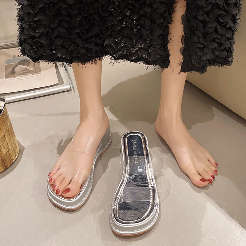 2023 New Fashion Thick Heel Slippers Women's Brand Shoes Transparent PVC Sandals Square Toe Slide Summer Shoes Slippers Women
2023 New Fashion Thick Heel Slippers Women's Brand Shoes Transparent PVC Sandals Square Toe Slide Summer Shoes Slippers Women