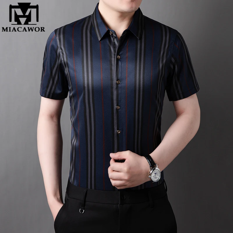 New Brand Summer Short Sleeve Men Luxury Silk Dress Shirt Slim Fit Korean Casual Striped Camisa Masculina Male Clothing C886
New Brand Summer Short Sleeve Men Luxury Silk Dress Shirt Slim Fit Korean Casual Striped Camisa Masculina Male Clothing C886
