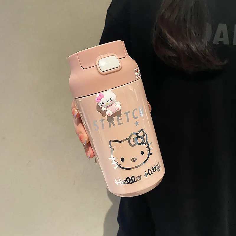 Новая кофейная Изолированная чашка Hello Kitty Sanrio Kawaii Высокая красота Ins фэн-шуй чашка дизайн чувство портативная двойная чашка для питья
Новая кофейная Изолированная чашка Hello Kitty Sanrio Kawaii Высокая красота Ins фэн-шуй чашка дизайн чувство портативная двойная чашка для питья