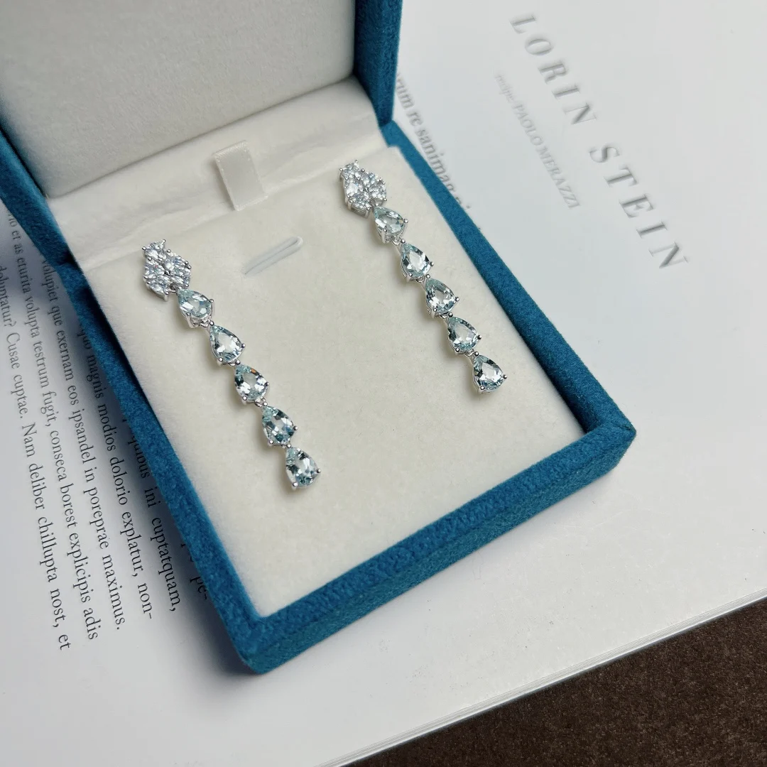 Серьги HT2024 женские из серебра 925 пробы с натуральными голубыми аквамаринами, 7 Х5 мм
Серьги HT2024 женские из серебра 925 пробы с натуральными голубыми аквамаринами, 7 Х5 мм