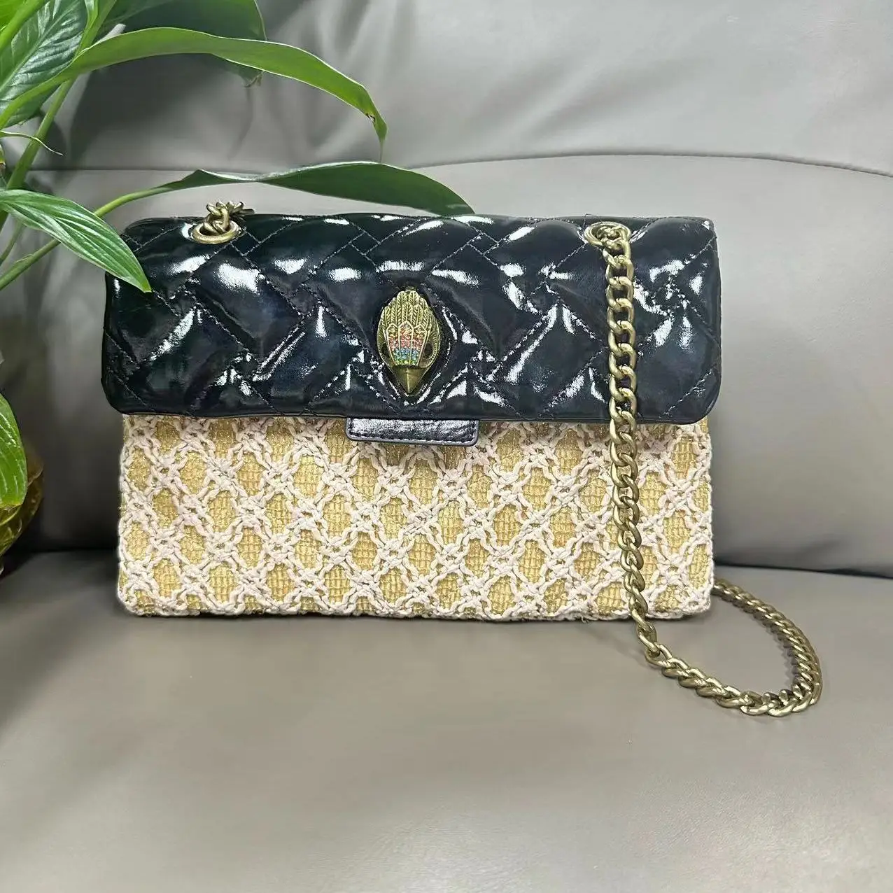 British Kurt Geiger same eagle head bag woven embroidery thread diamond bag dinner bag
British Kurt Geiger same eagle head bag woven embroidery thread diamond bag dinner bag