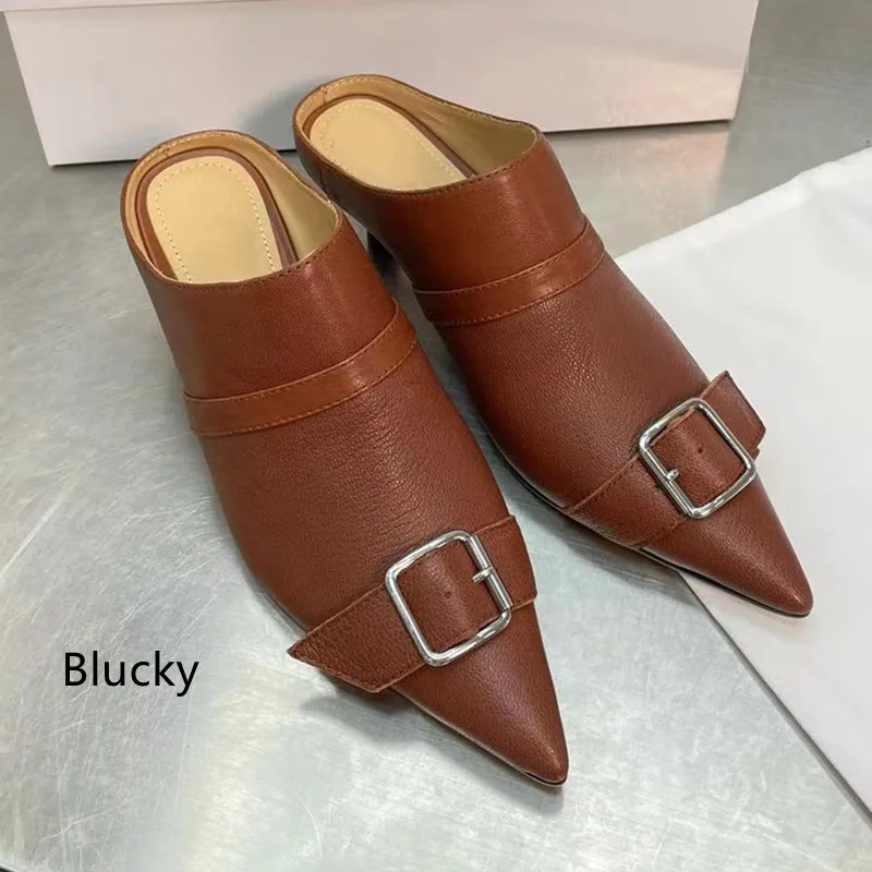 Women's New Leather Square Toe Slippers Women's Solid Color Sandals Summer Sexy Fashion High Heels
Women's New Leather Square Toe Slippers Women's Solid Color Sandals Summer Sexy Fashion High Heels