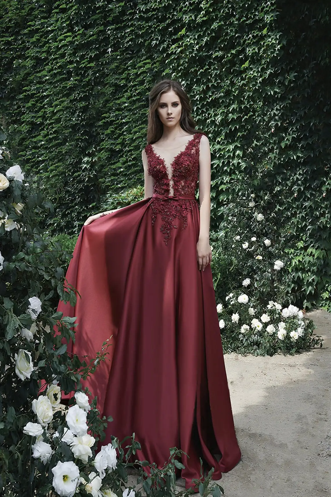 Burgundy Long Evening Dresses 2023 Lace Applique Sleeveless A Line Formal Prom Gowns with Belt Special Occasion Dress
Burgundy Long Evening Dresses 2023 Lace Applique Sleeveless A Line Formal Prom Gowns with Belt Special Occasion Dress