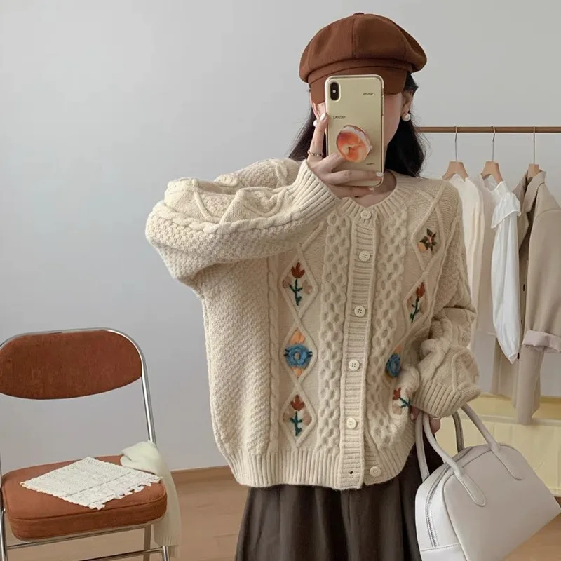 Hsa Autumn Winter Women Sweater Cardigan Coat Warm Knitwear Sweater Jacket Floral Embroidery Fashion O-Neck Loose Sweaters Coat
Hsa Autumn Winter Women Sweater Cardigan Coat Warm Knitwear Sweater Jacket Floral Embroidery Fashion O-Neck Loose Sweaters Coat