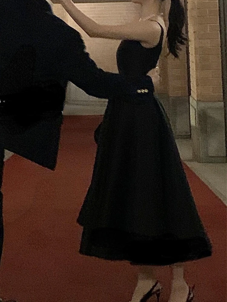 French Simple Square Collar Sleeveless Long Wedding Party Vestidos Elegant Temperament Slim Fit A-line Prom Dresses Luxury Gown
French Simple Square Collar Sleeveless Long Wedding Party Vestidos Elegant Temperament Slim Fit A-line Prom Dresses Luxury Gown