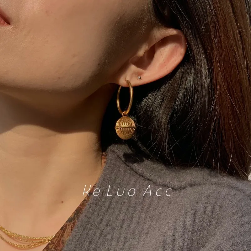 Retro Lantern Ball Earrings, Copper-Plated Old Gold Two-Piece Earrings Jewelry Gifts For Women Girls
Retro Lantern Ball Earrings, Copper-Plated Old Gold Two-Piece Earrings Jewelry Gifts For Women Girls