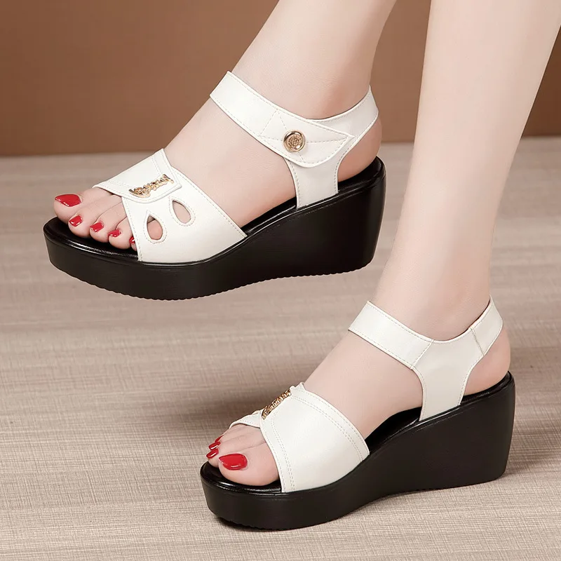 Small Size 32-43 Open Head Casual Medium Heels Wedges Sandals Women 2023 Summer New Platform Shoes for Office Beach Mother
Small Size 32-43 Open Head Casual Medium Heels Wedges Sandals Women 2023 Summer New Platform Shoes for Office Beach Mother