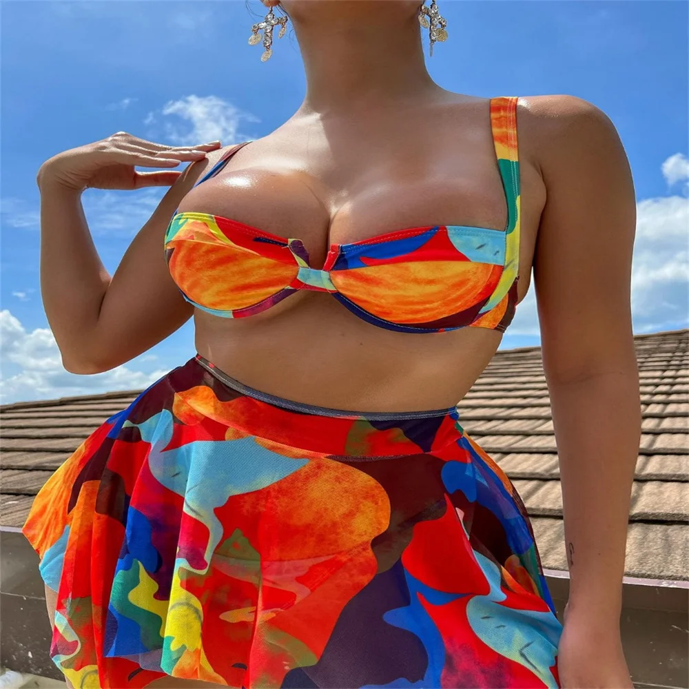 Женский пляжный комплект из трех предметов, юбка с открытой спиной и разрезом, в богемном стиле с цветочным принтом, в Корейском стиле, с сетчатыми рукавами и градиентными ремешками, 021, лето 2022
Женский пляжный комплект из трех предметов, юбка с открытой спиной и разрезом, в богемном стиле с цветочным принтом, в Корейском стиле, с сетчатыми рукавами и градиентными ремешками, 021, лето 2022