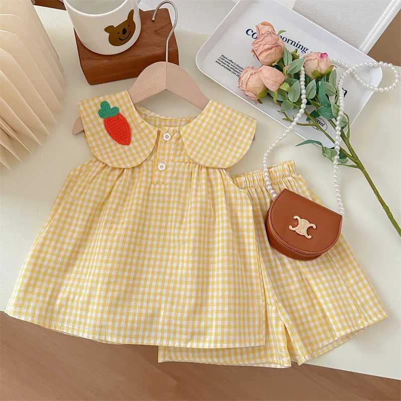 Girls' 2024 Summer New Internet Hot Suit Western Style Children's Fruit Two-Piece Casual Baby Girl's Clothing
Girls' 2024 Summer New Internet Hot Suit Western Style Children's Fruit Two-Piece Casual Baby Girl's Clothing