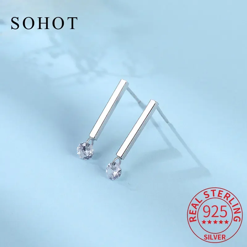 Женские серьги-гвоздики из серебра 925 пробы с кристаллами
Женские серьги-гвоздики из серебра 925 пробы с кристаллами