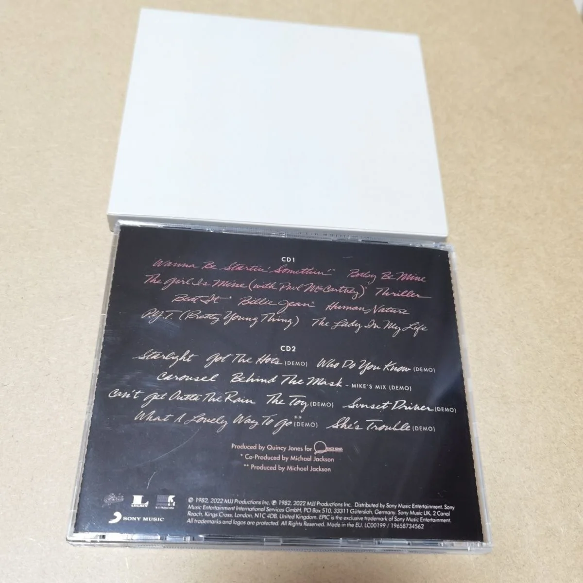 Classic Superstar MJ Michael Jackson Music Record Thriller 40th Anniversary Album 2pcs CD Cosplay Compact Disc Soundtrack Box Classic Superstar MJ Michael Jackson Music Record Thriller 40th Anniversary Album 2pcs CD Cosplay Compact Disc Soundtrack Box