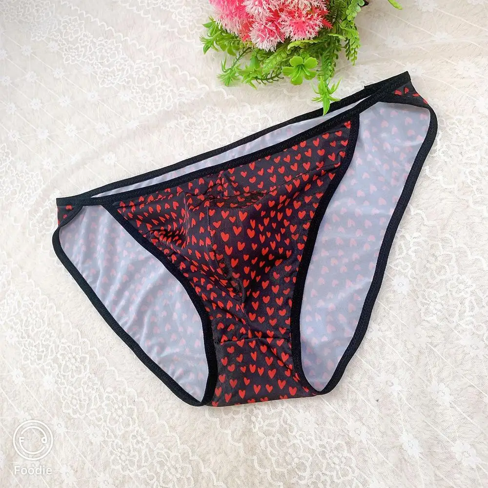 Underwear Men Sexy Hearts Print Ice Silk Bulge Pouch Briefs Bikini Lingerie Tanga Slip Low Waist Underpants Calzoncillos Hombre
Underwear Men Sexy Hearts Print Ice Silk Bulge Pouch Briefs Bikini Lingerie Tanga Slip Low Waist Underpants Calzoncillos Hombre