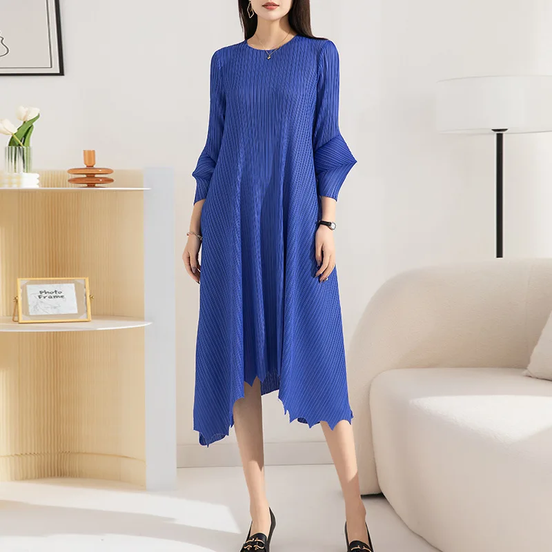 Women's party dresses Miyake Pleated Spring new fashion loose large size round neck irregular dress
Women's party dresses Miyake Pleated Spring new fashion loose large size round neck irregular dress