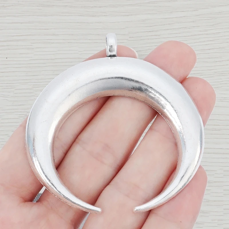 6 x Tibetan Silver Large Double Ox Horn Crescent Moon Charms Pendants for DIY Necklace Making Findings Accessories
6 x Tibetan Silver Large Double Ox Horn Crescent Moon Charms Pendants for DIY Necklace Making Findings Accessories