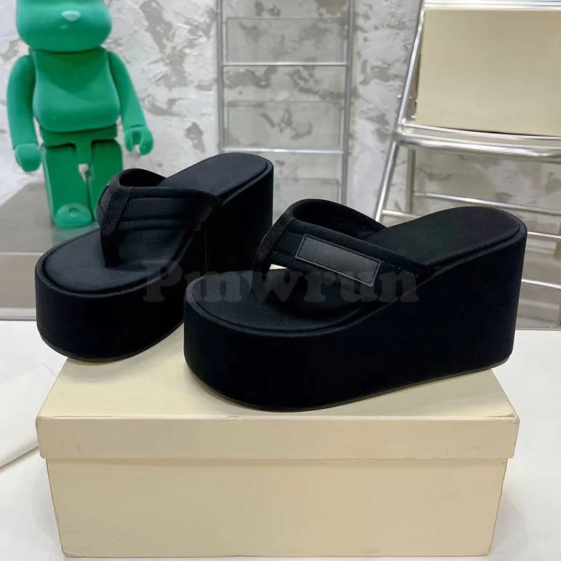 Female Slippers Spring Autumn 2023 New Canvas Upper Wedges Design Round Head Peep Toe Flip Flops Fashion Versatile Women Shoes
Female Slippers Spring Autumn 2023 New Canvas Upper Wedges Design Round Head Peep Toe Flip Flops Fashion Versatile Women Shoes